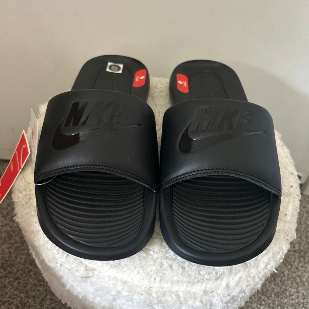 Nike Victori One Slides NWT
